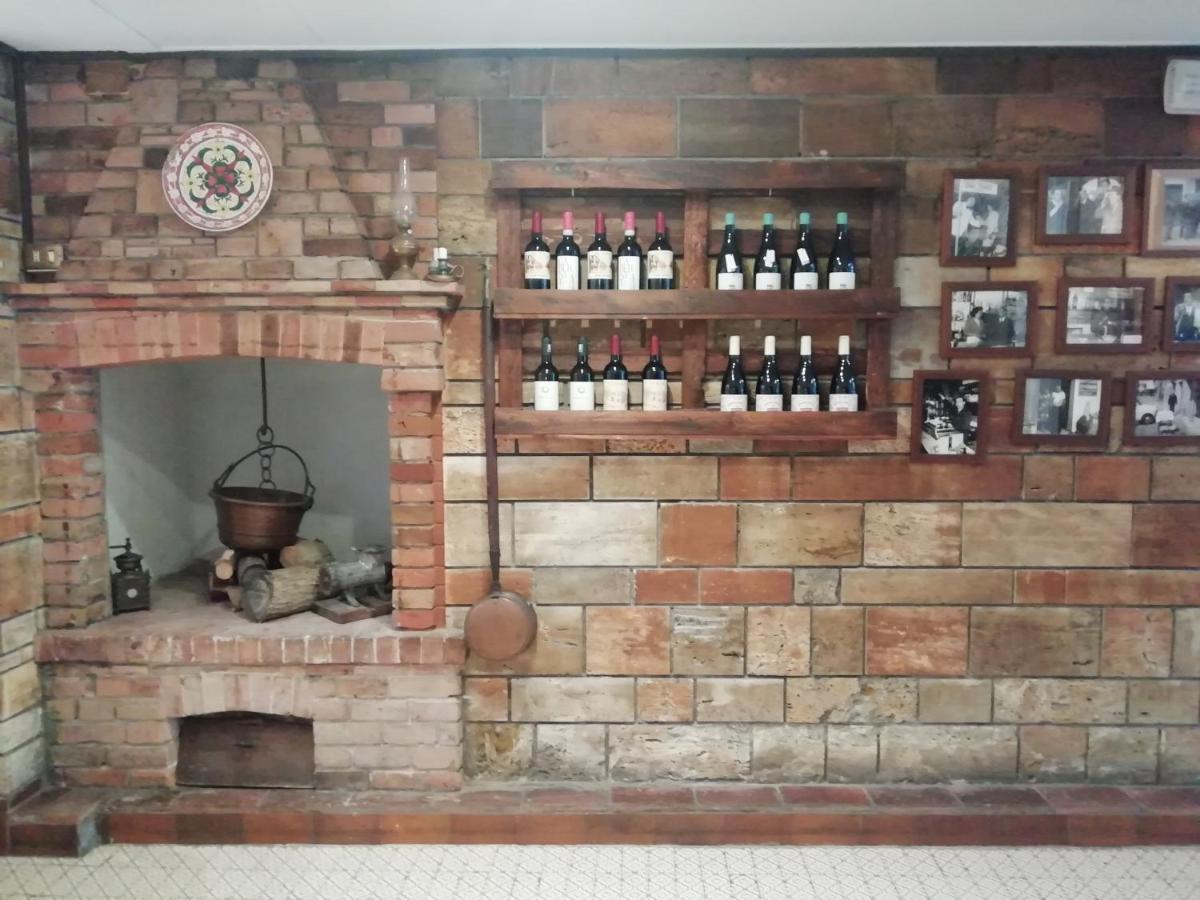 Albergo Ristorante Leon D'Oro 에스테 외부 사진
