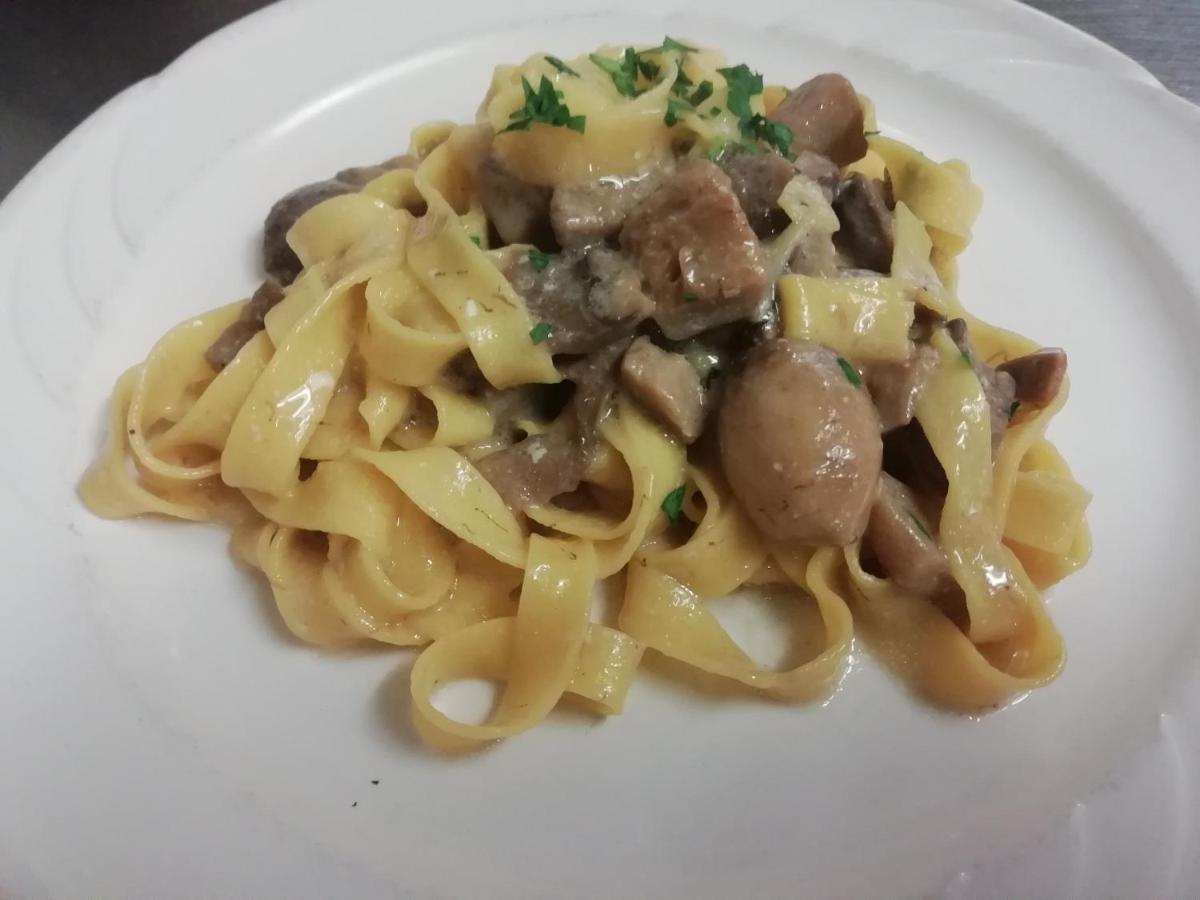 Albergo Ristorante Leon D'Oro 에스테 외부 사진