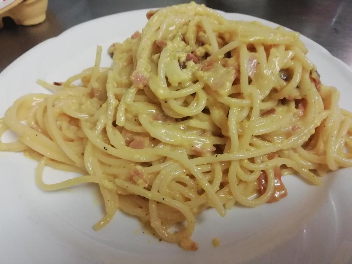Albergo Ristorante Leon D'Oro 에스테 외부 사진