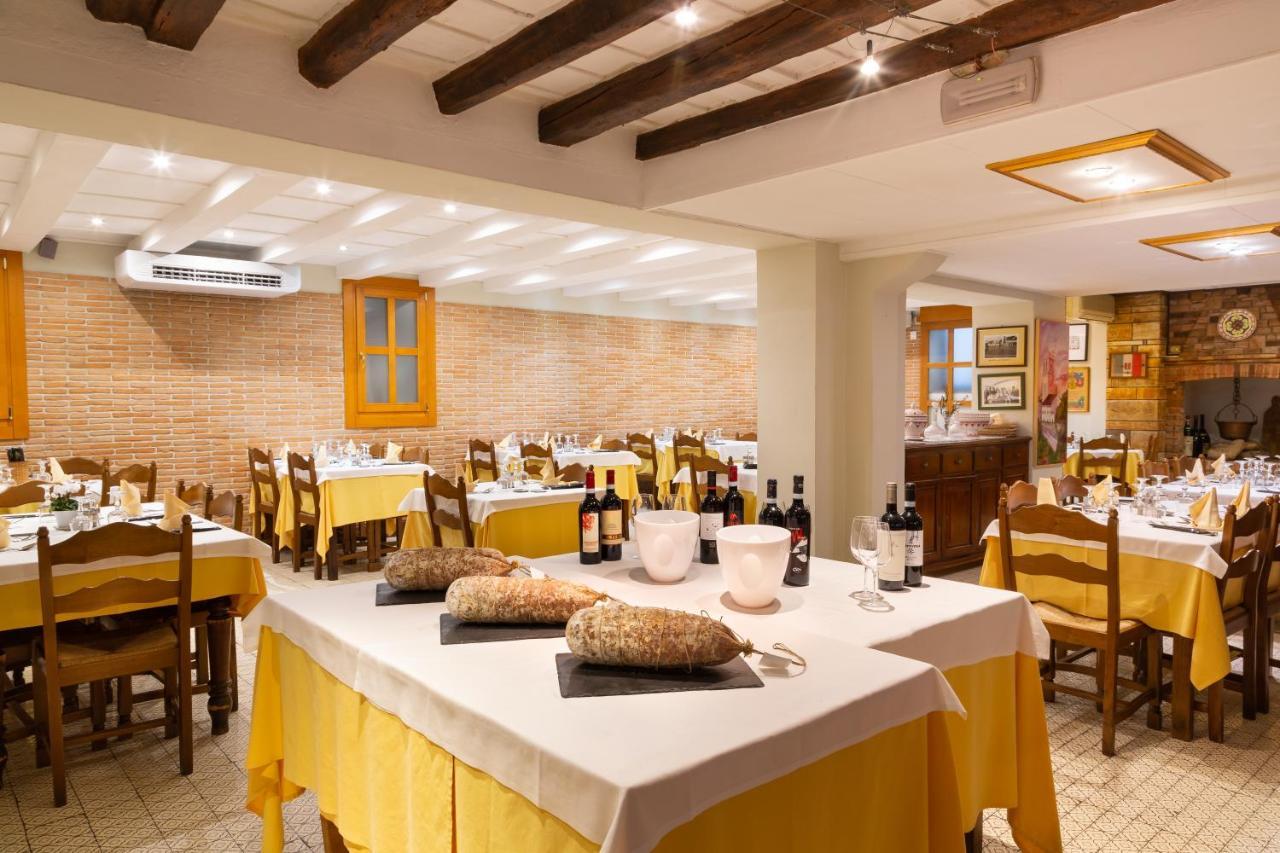 Albergo Ristorante Leon D'Oro 에스테 외부 사진