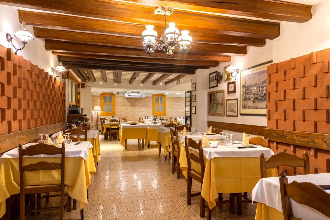Albergo Ristorante Leon D'Oro 에스테 외부 사진