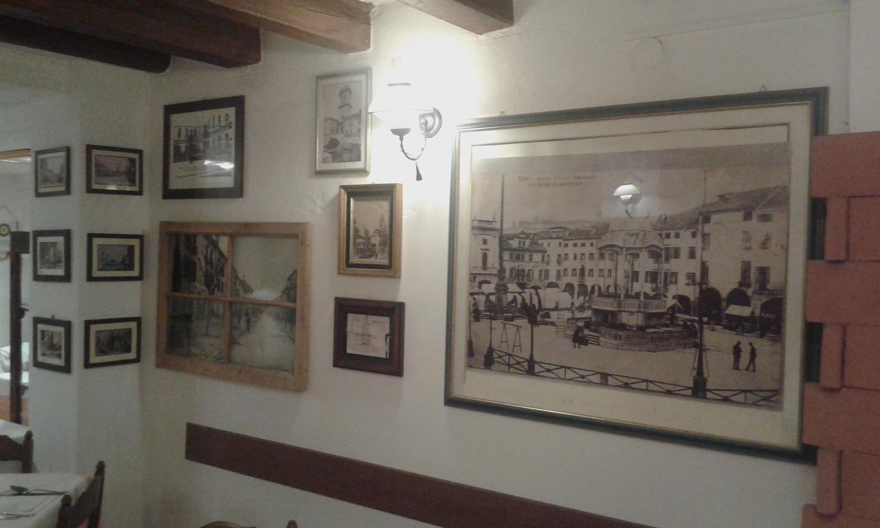 Albergo Ristorante Leon D'Oro 에스테 외부 사진